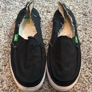 🔥 5/$40 bundle.  Sanuk Black Casual Slip-On Shoes size 7 🔥 5/$40 bundle